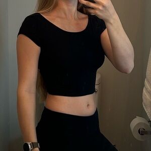 American eagle criss cross back crop top tee